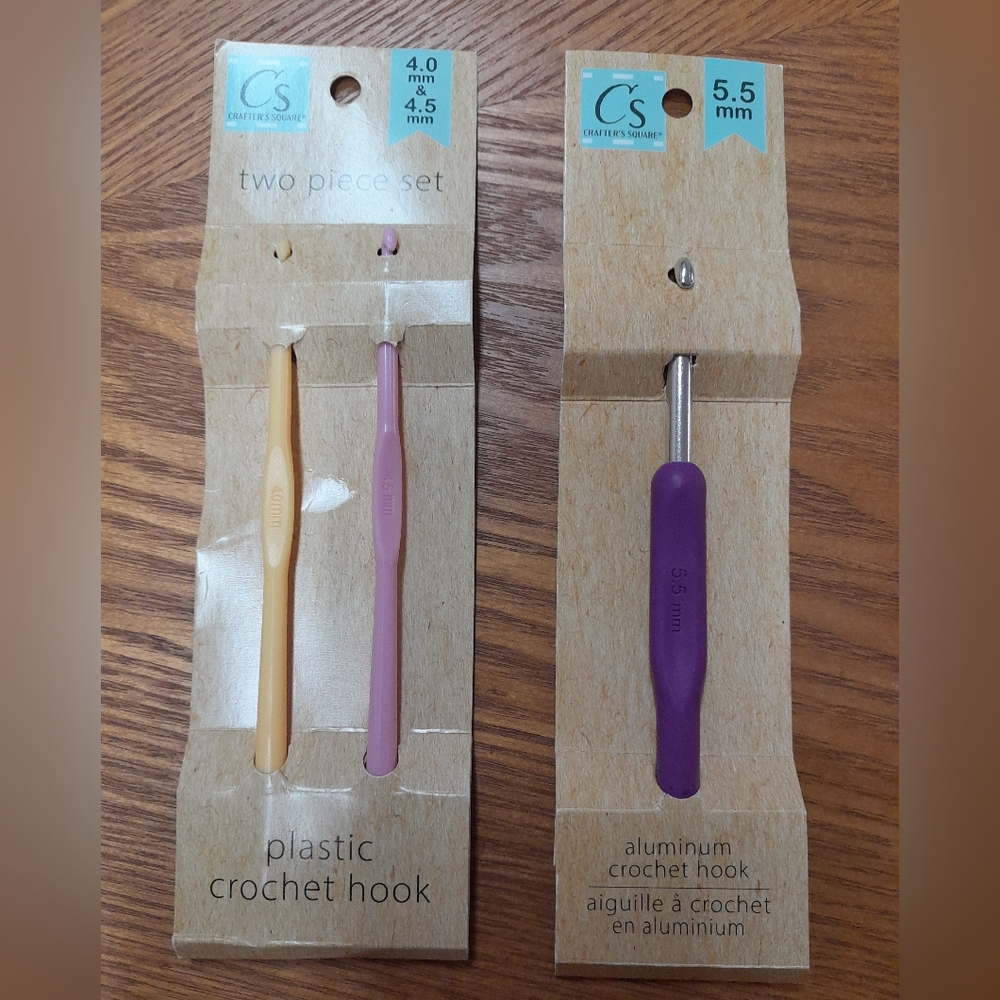 3 Crochet Hooks Bundle NWT Size:4.0,4.5 & 5.5mm Crafters Square